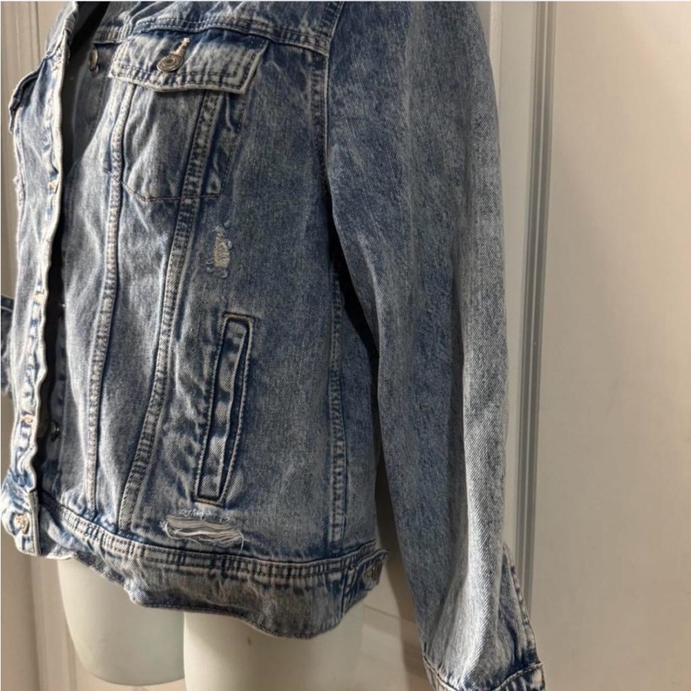 Old Navy Denim Jacket Women Large Blue Distressed Light Wash Trucker Jean Jacket - Picture 7 of 10